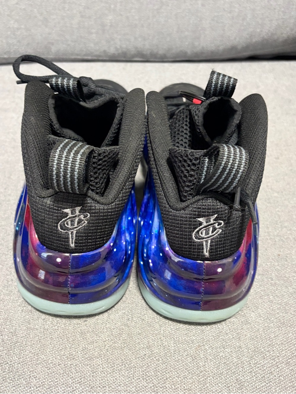 Nike Galaxy-Print Foamposite Sneakers Black Blue Purple Red - Picture 2 of 3